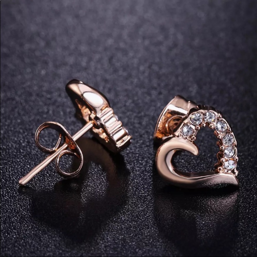 Gorgeous Rose Gold Heart Earrings - Picture 2 of 4